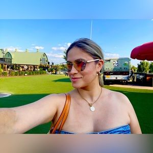 Meet your Posher, Angie